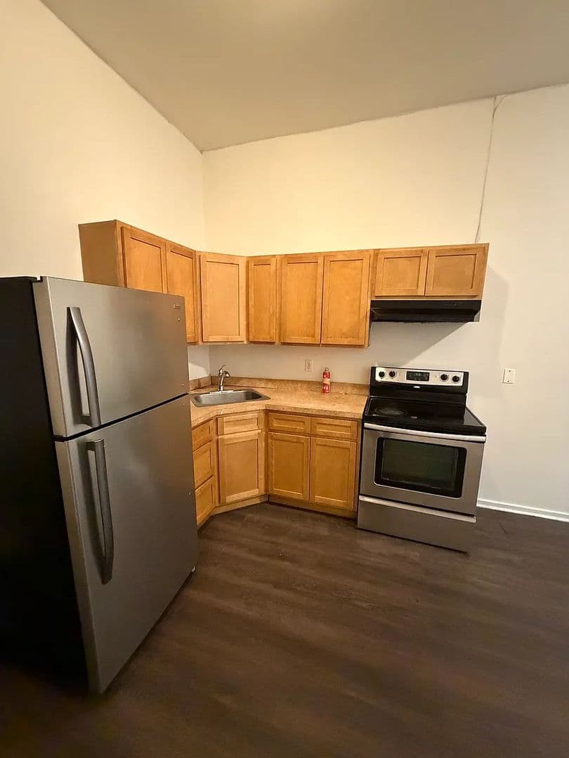 Philadelphia Apartment: 1918 W Diamond St