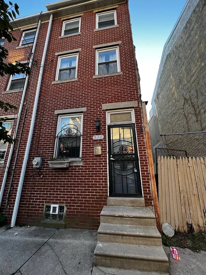 Philadelphia House: 536 N 12th St