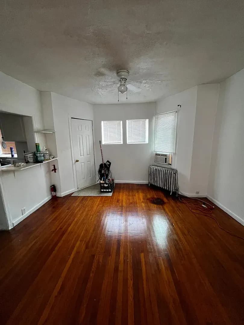 Philadelphia House: 926 E Stafford St