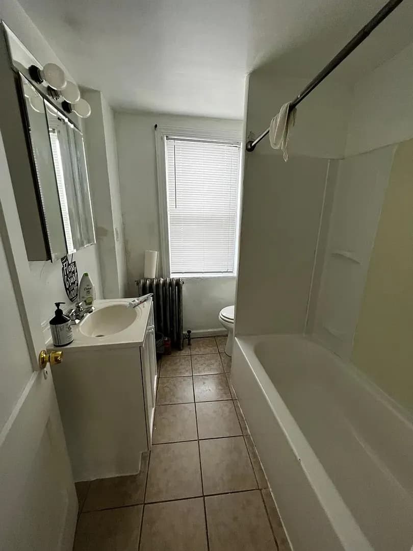 Philadelphia House: 926 E Stafford St