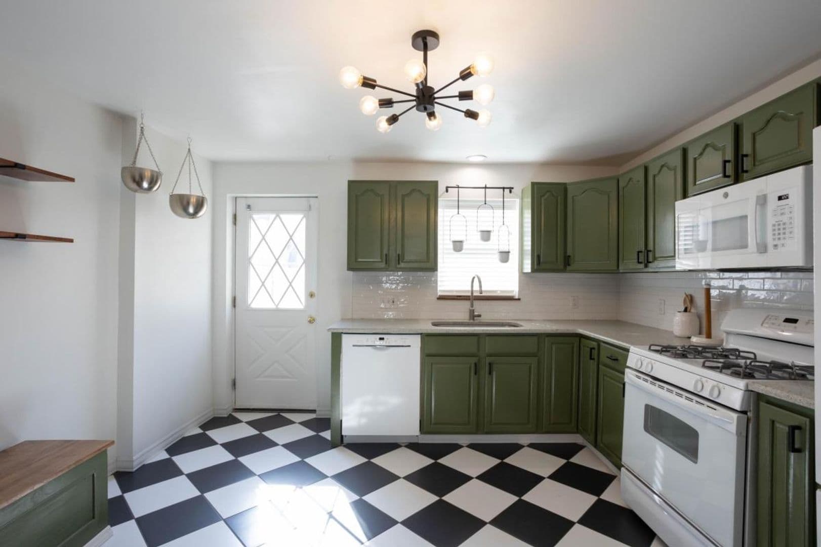 Philadelphia House: 1028 Daly St