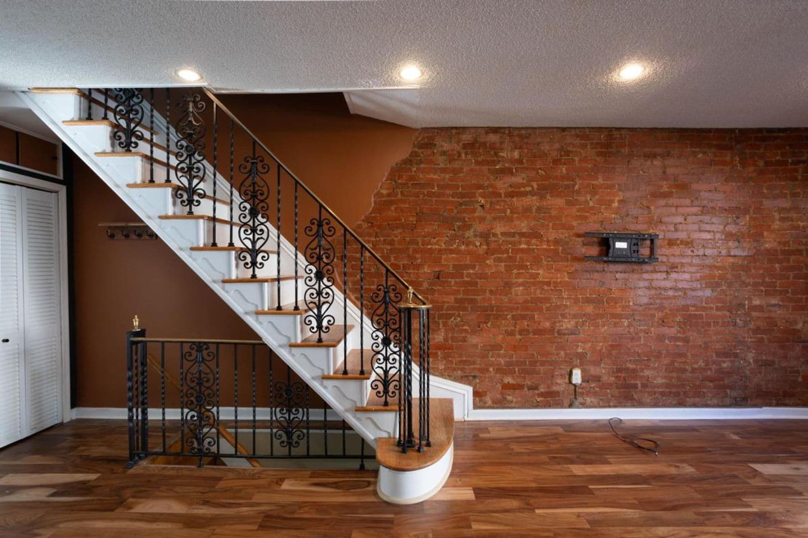 Philadelphia House: 1028 Daly St