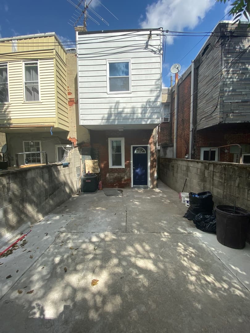 Philadelphia House: 618 Cross St