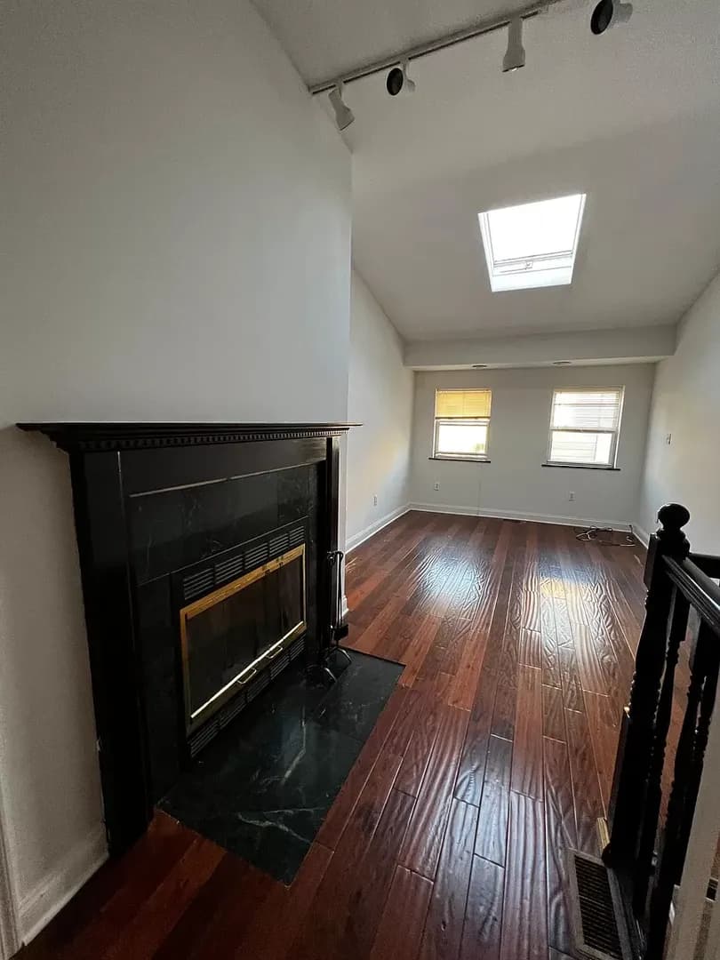 Philadelphia House: 536 N 12th St