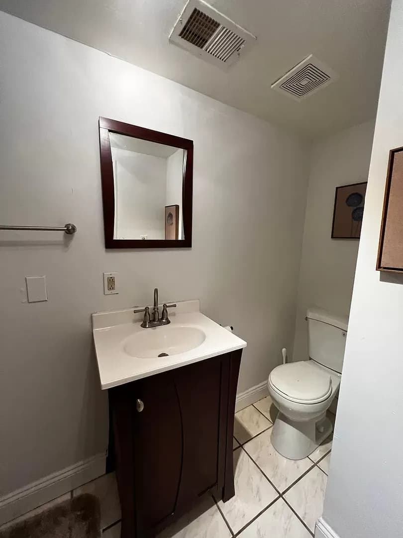 Philadelphia House: 536 N 12th St
