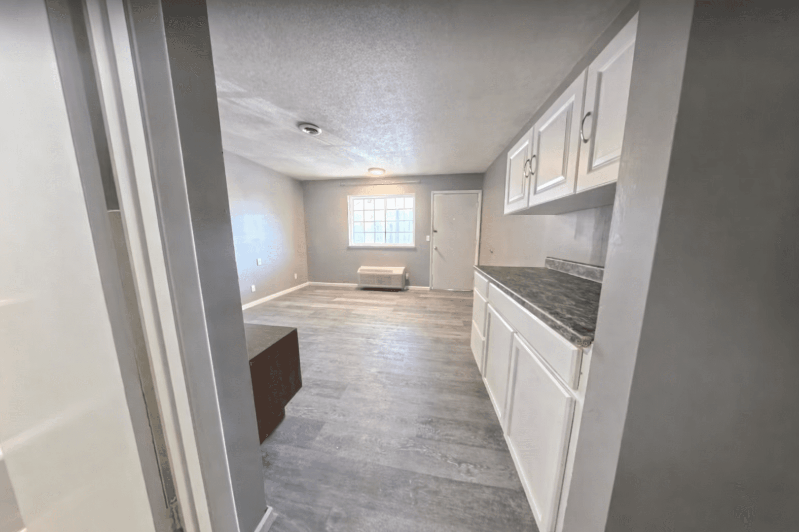 Columbus Apartment: 401 N. East Avenue - 3