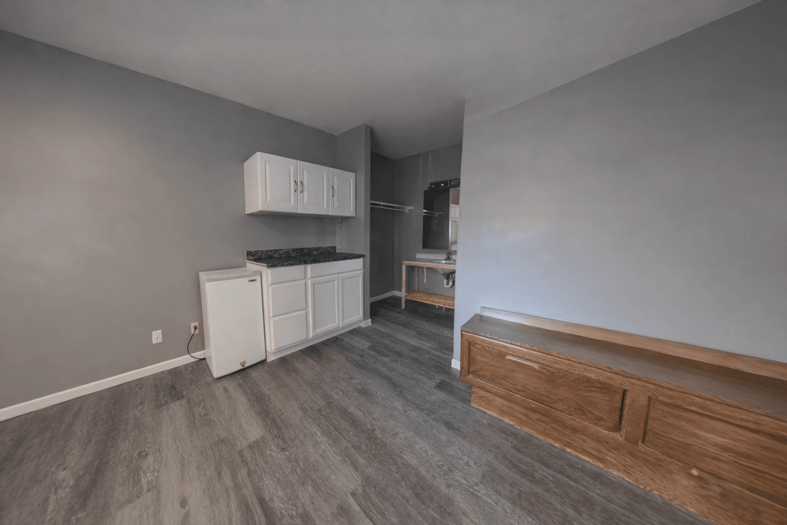 Columbus Apartment: 401 N. East Avenue - 7