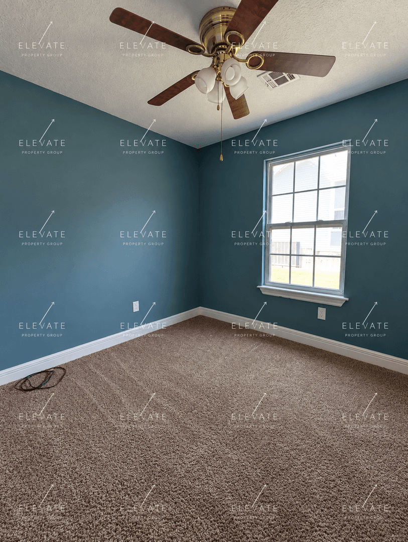 Webb City House: 327 S Roane Street