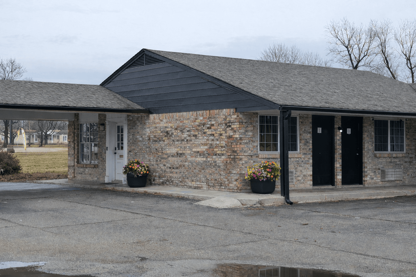Columbus Apartment: 401 N. East Avenue - 3