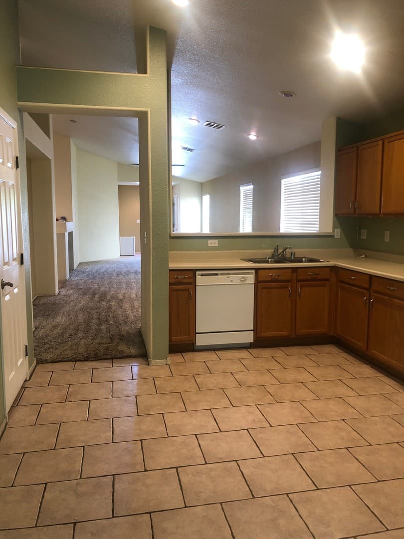 Las Vegas House: 8645 Grand Pine