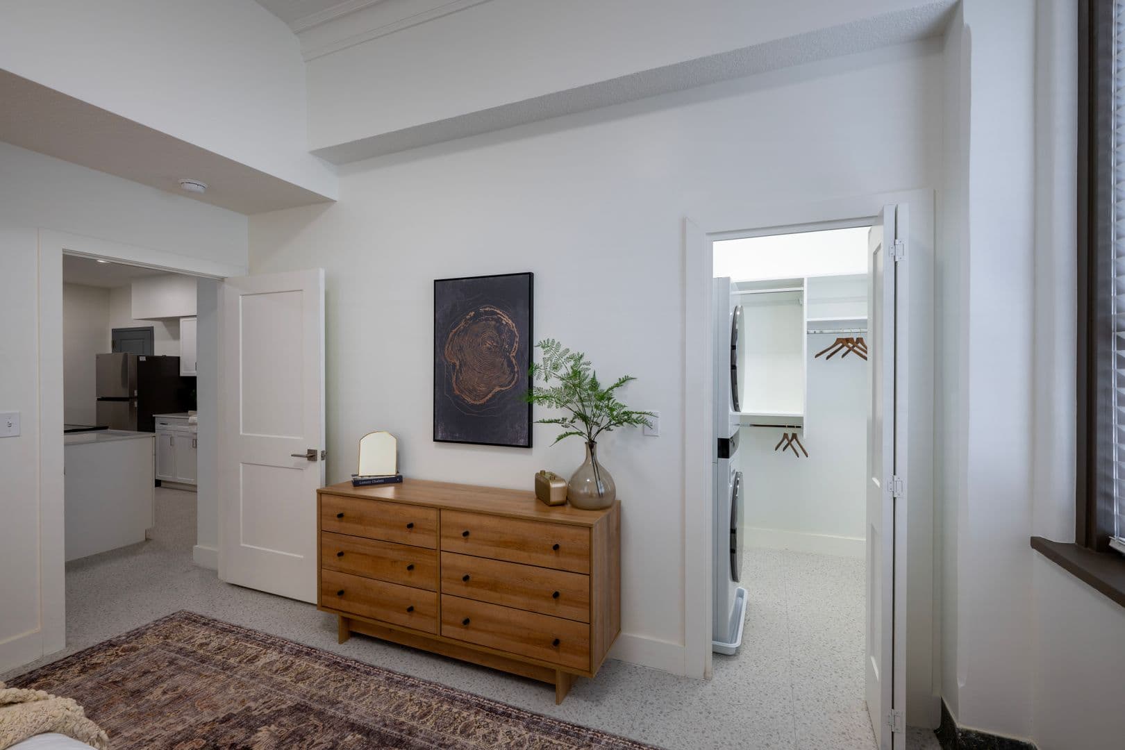 Fort Wayne Apartment: 835 Van Buren St