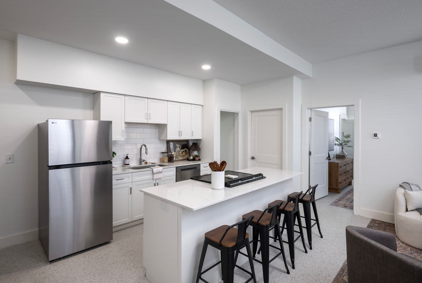 Fort Wayne Apartment: 835 Van Buren St