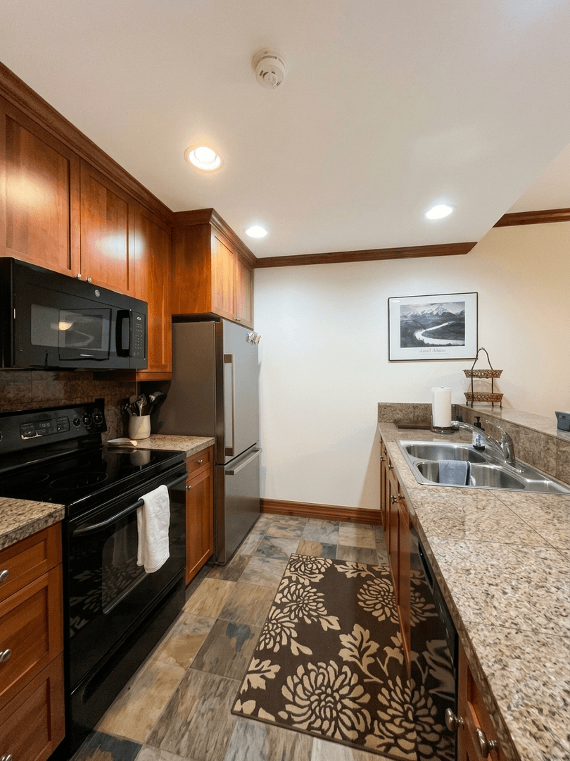 Breckenridge House: 34 Highfield Trail, Unit 112