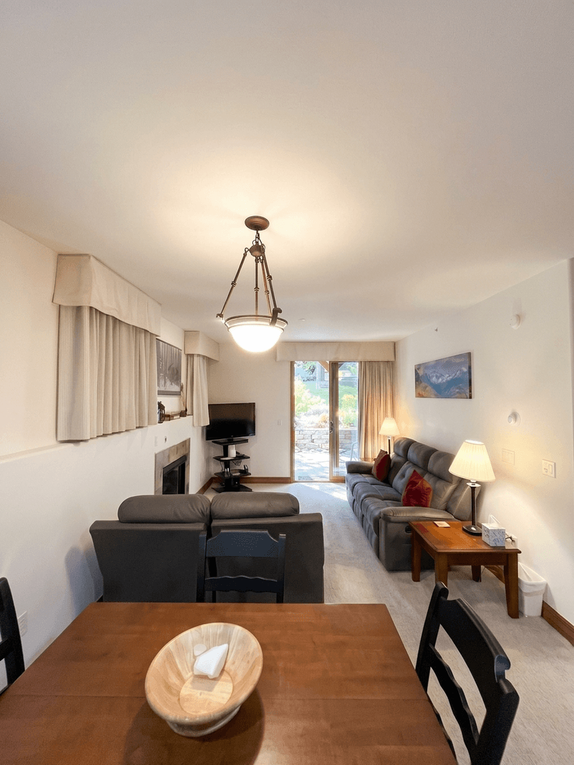 Breckenridge House: 34 Highfield Trail, Unit 112