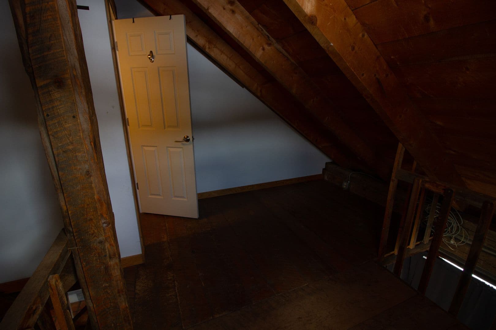 Alma Apartment: 11 W First Avenue