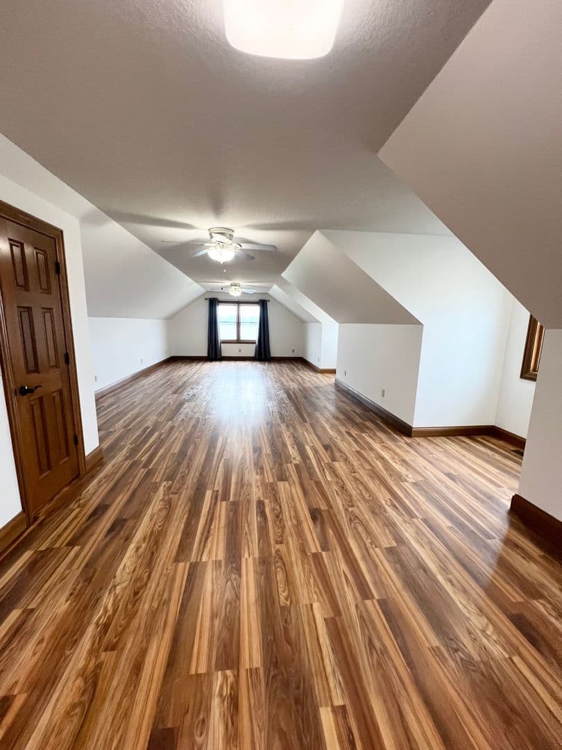 Hoagland House: 13711 Hoagland Road