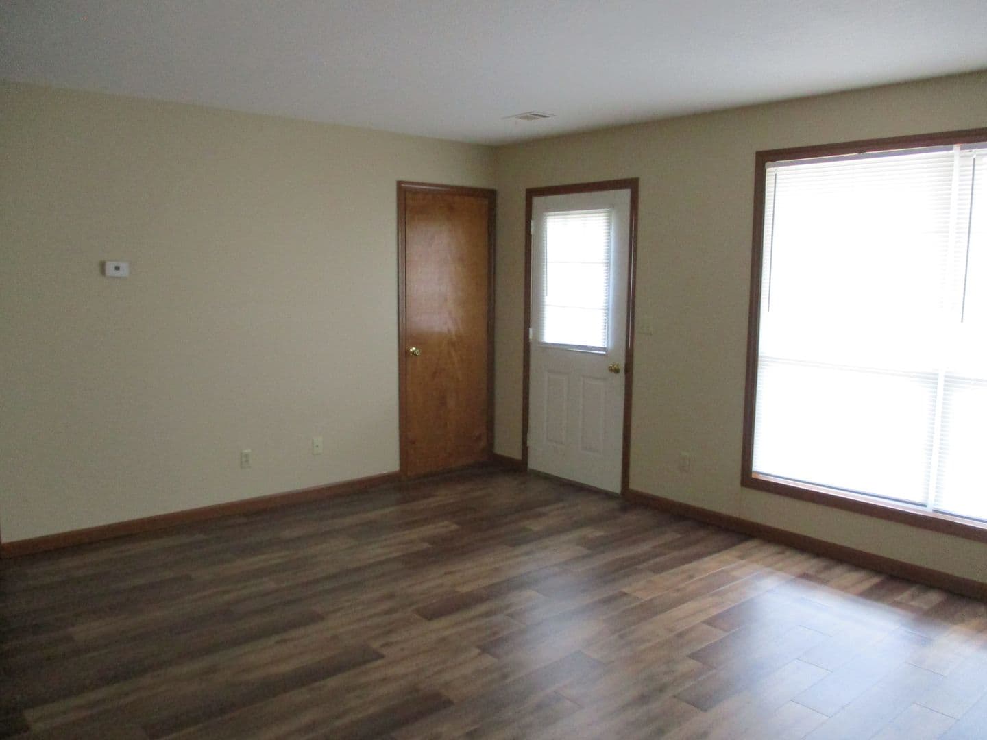 Albion House: 909 W Main Street