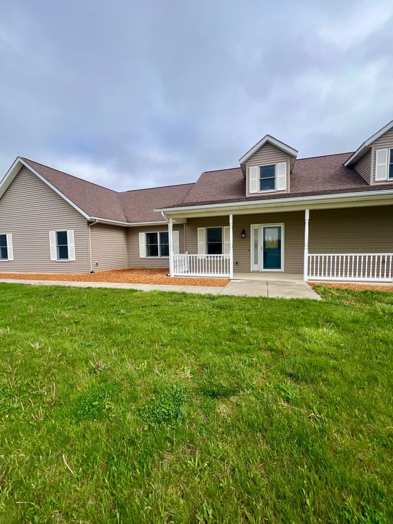 Hoagland House: 13711 Hoagland Road