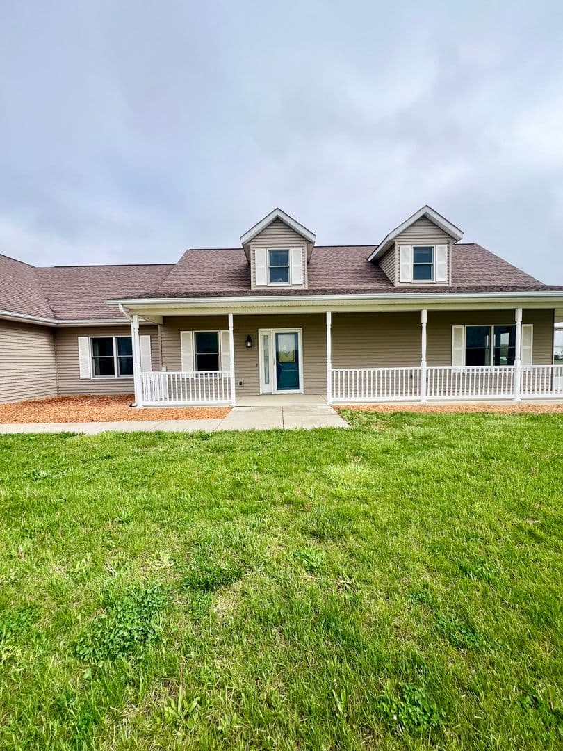 Hoagland House: 13711 Hoagland Road