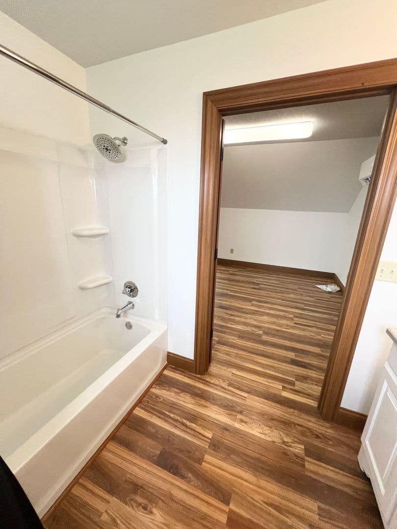 Hoagland House: 13711 Hoagland Road