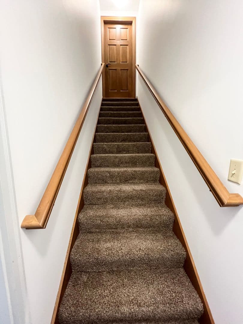 Hoagland House: 13711 Hoagland Road