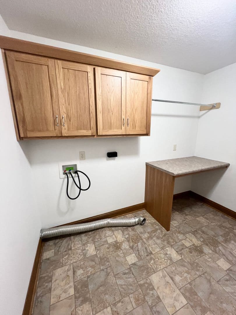 Hoagland House: 13711 Hoagland Road