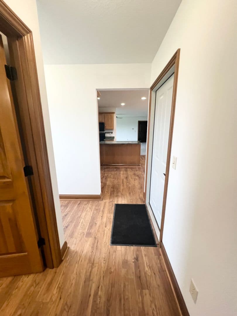 Hoagland House: 13711 Hoagland Road