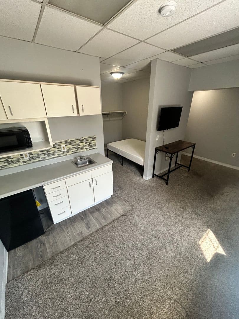 Fort Wayne Apartment: 1232 Maumee Avenue
