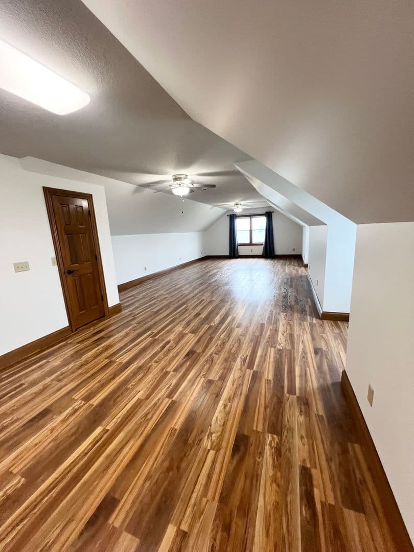 Hoagland House: 13711 Hoagland Road