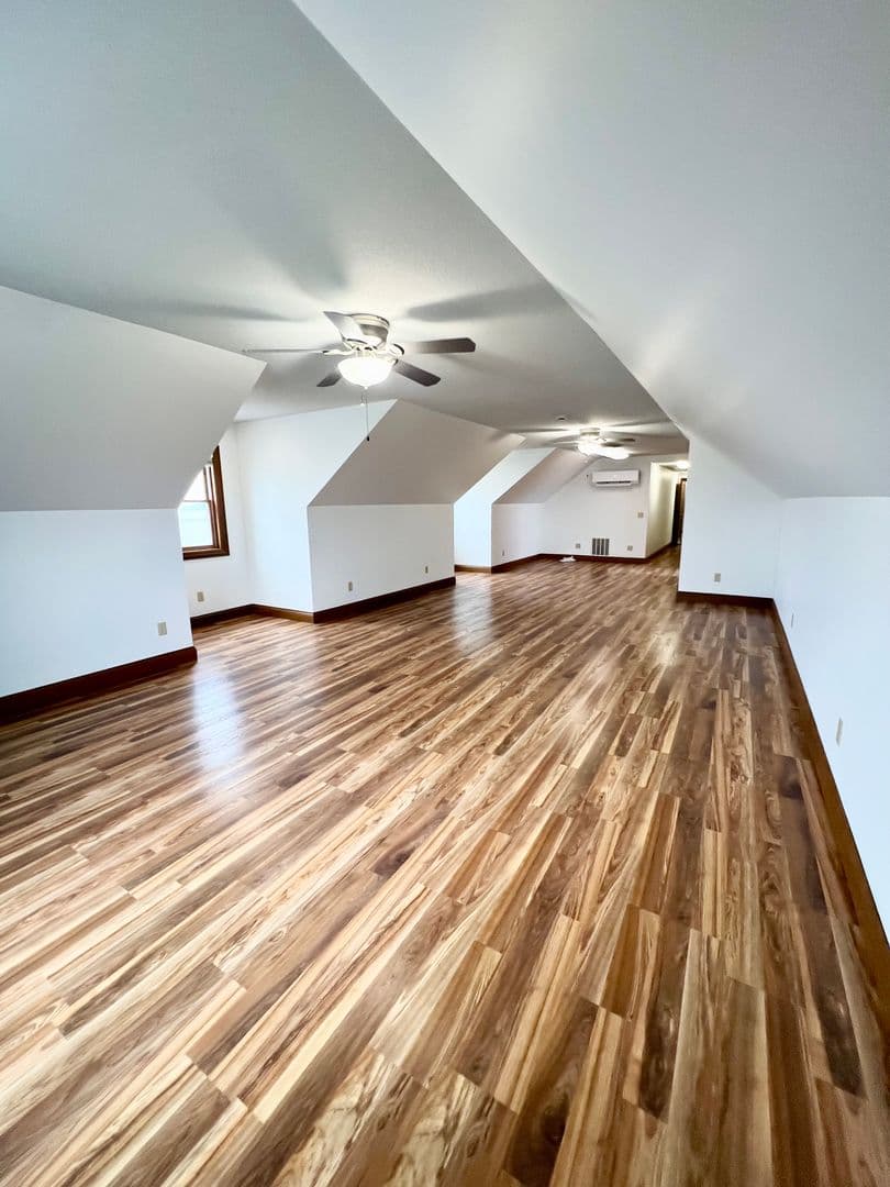 Hoagland House: 13711 Hoagland Road