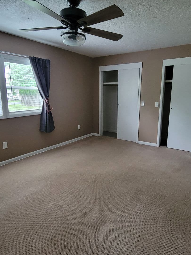 Fort Wayne House: 4332 Wyandotte Dr