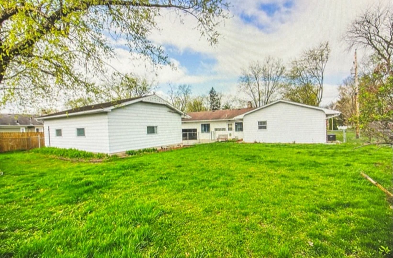 Fort Wayne House: 4332 Wyandotte Dr