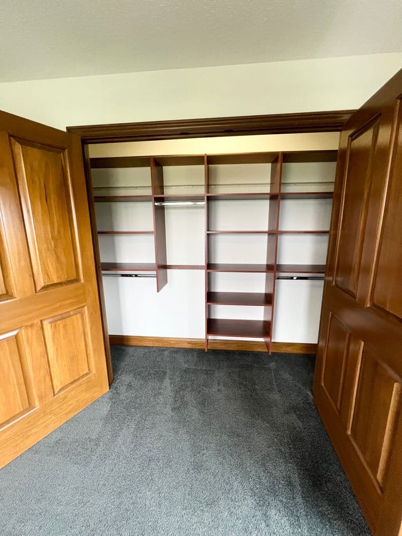 Hoagland House: 13711 Hoagland Road