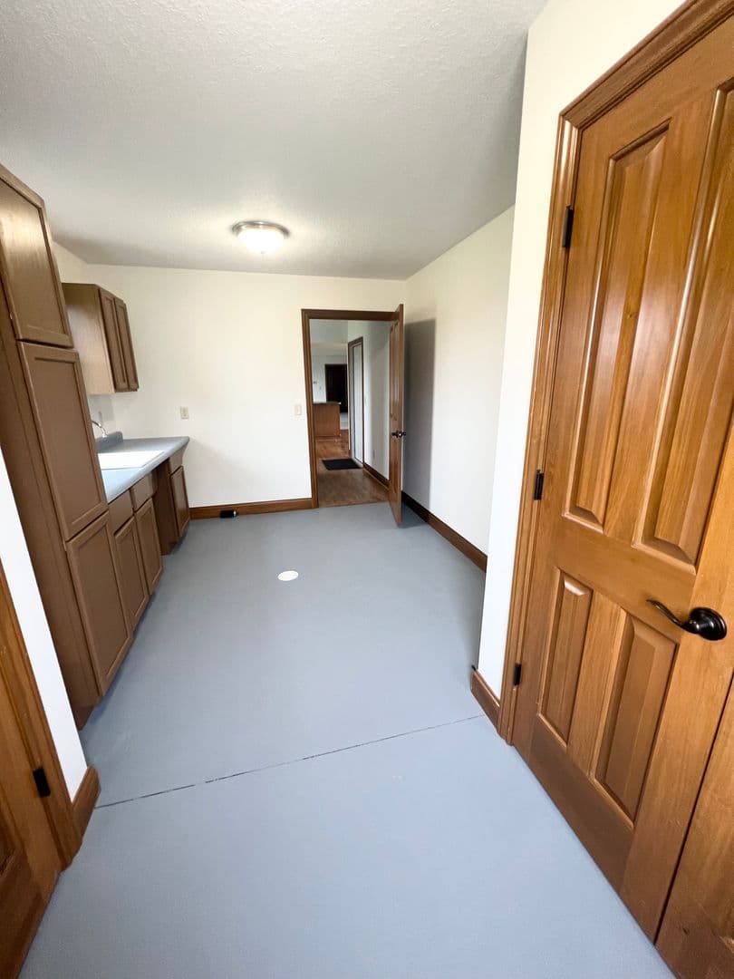 Hoagland House: 13711 Hoagland Road
