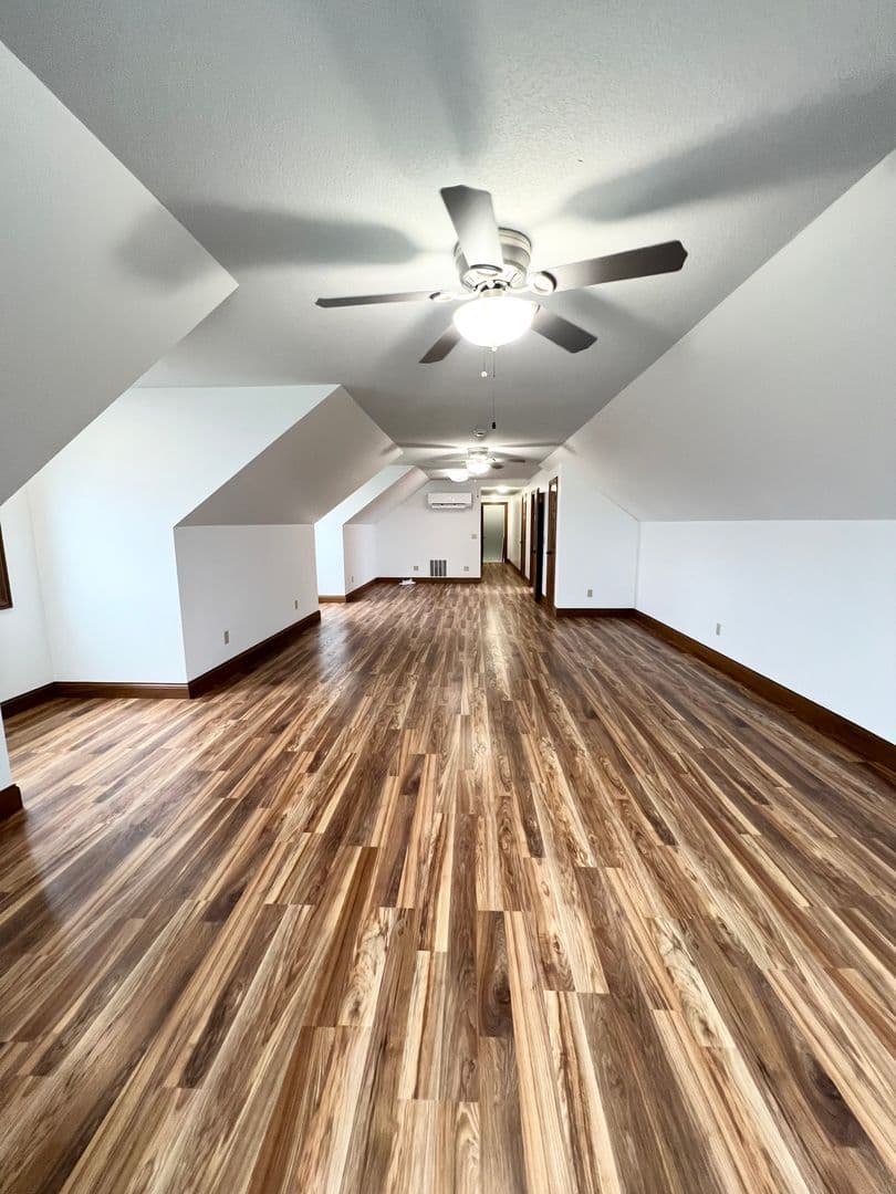 Hoagland House: 13711 Hoagland Road