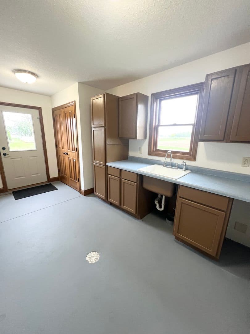 Hoagland House: 13711 Hoagland Road