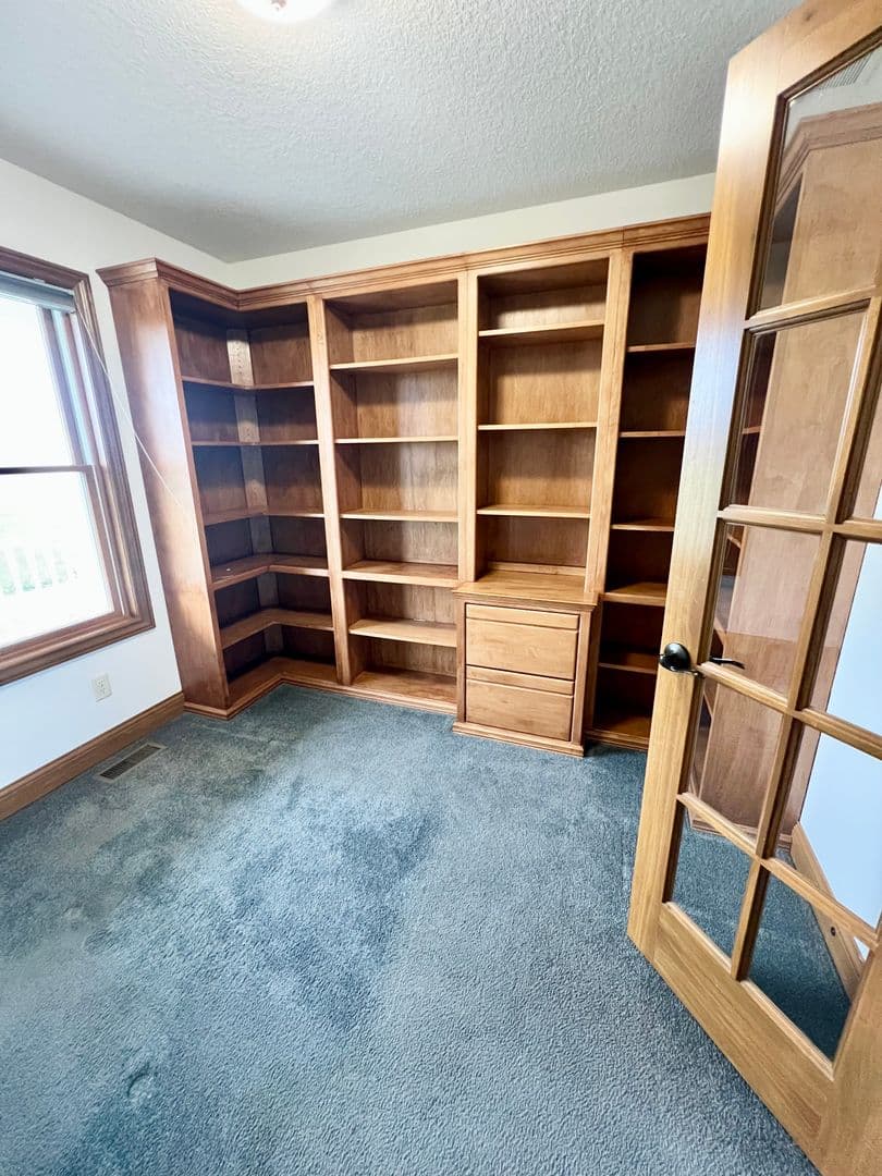 Hoagland House: 13711 Hoagland Road