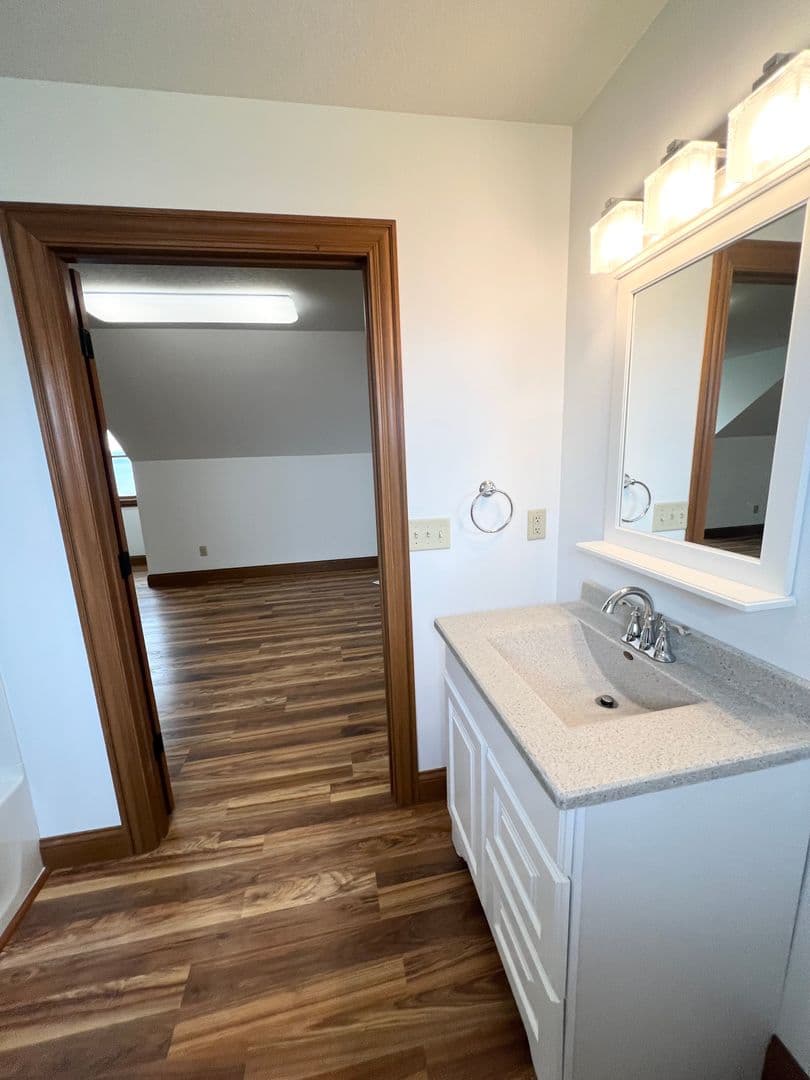 Hoagland House: 13711 Hoagland Road