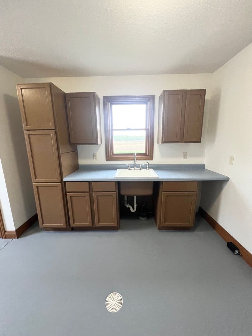 Hoagland House: 13711 Hoagland Road
