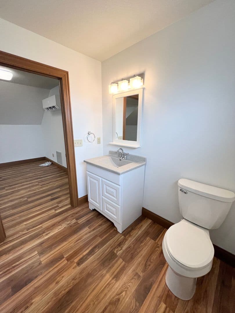 Hoagland House: 13711 Hoagland Road