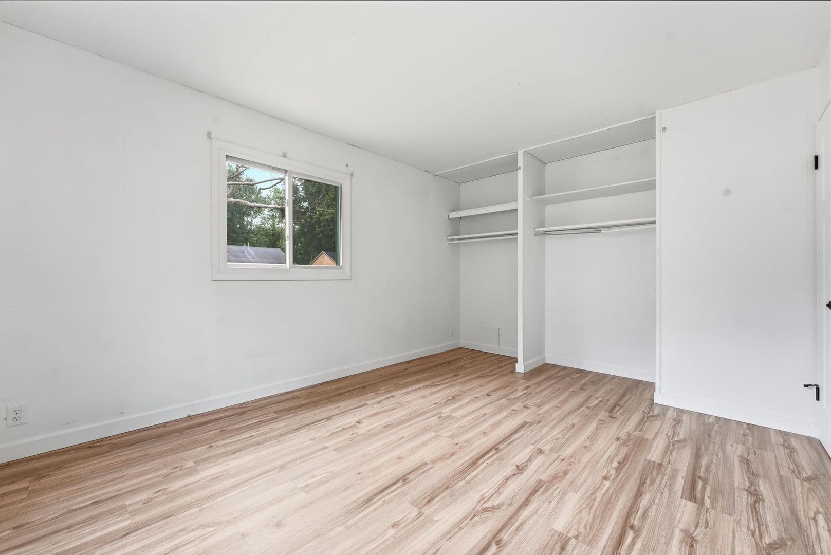 New Haven House: 528 Courtney Drive