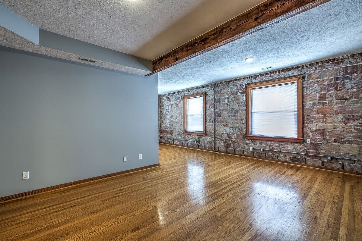 Omaha Apartment: 2754 Harney / 324 S 27th Avenue