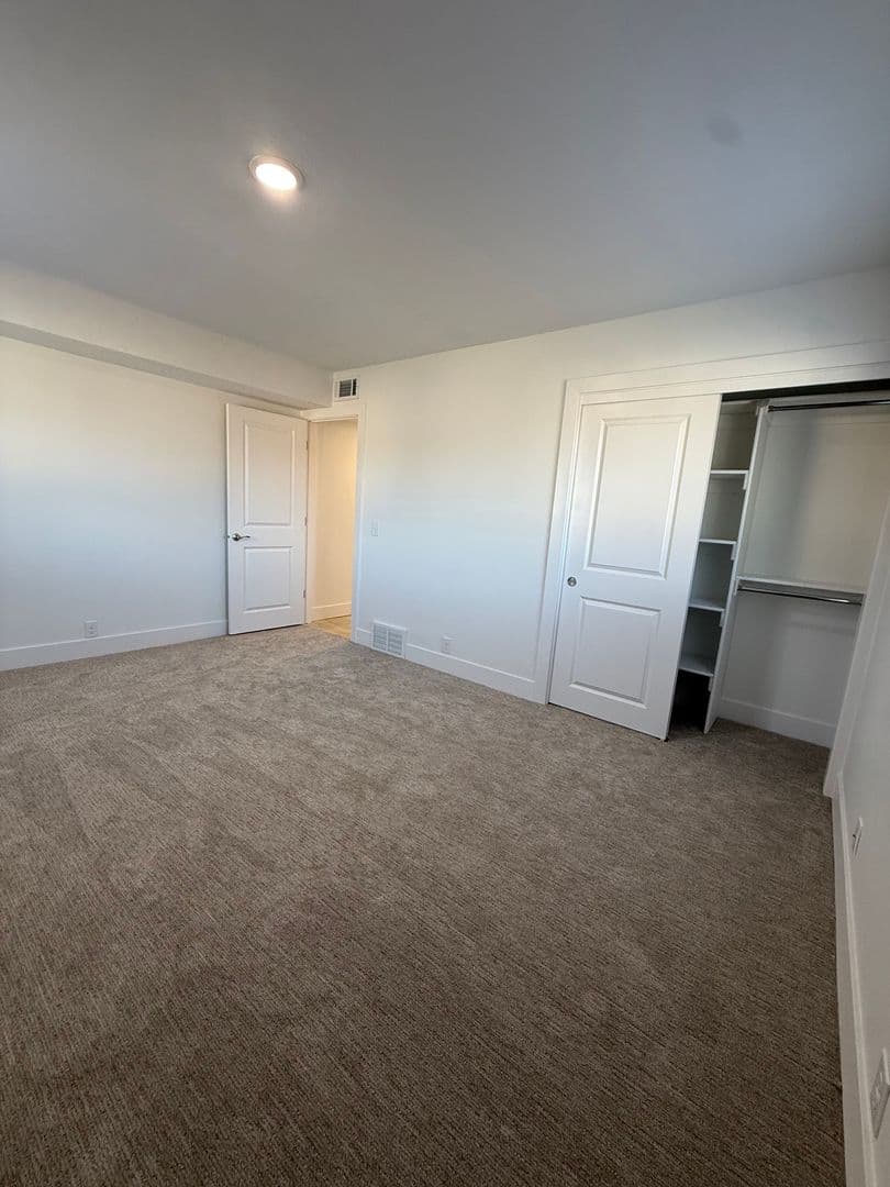 Omaha Apartment: 2520 South 60th Street