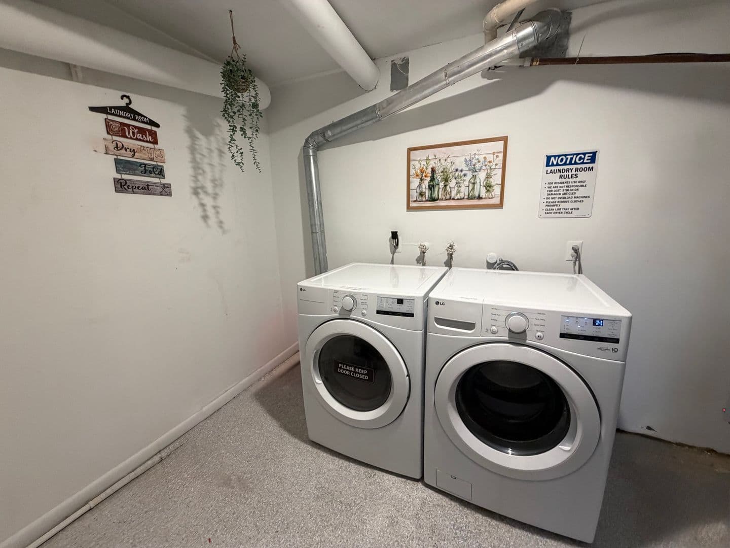 Omaha Apartment: 2520 South 60th Street