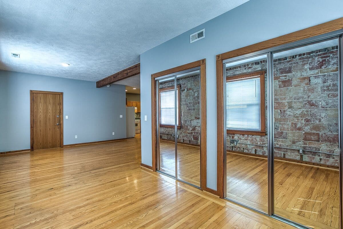 Omaha Apartment: 2754 Harney / 324 S 27th Avenue