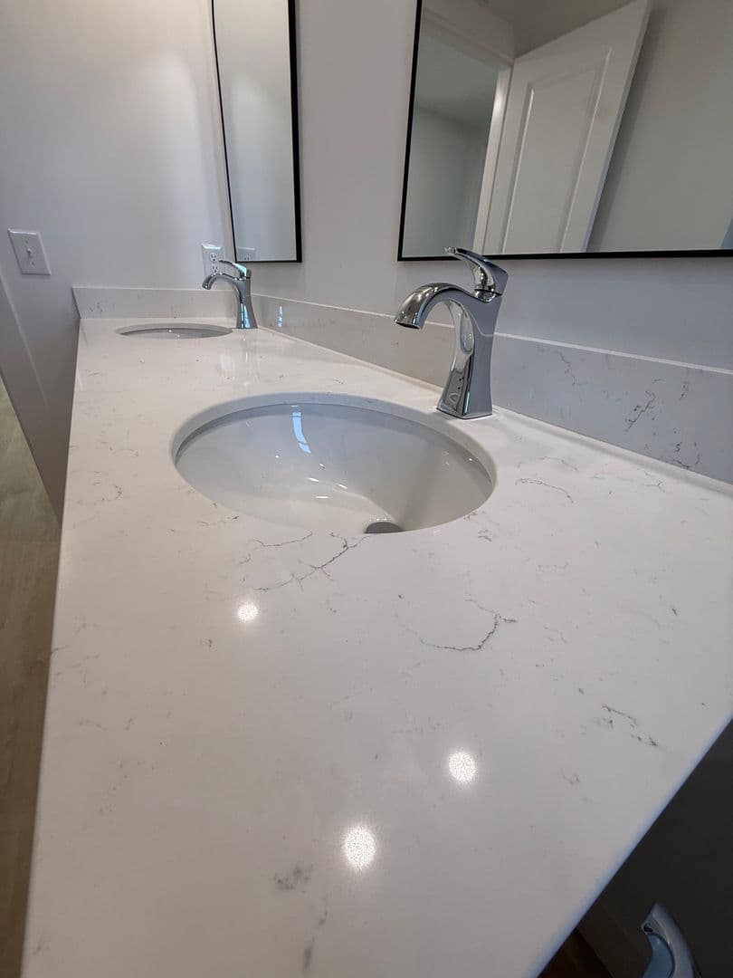 Omaha Apartment: 2520 South 60th Street