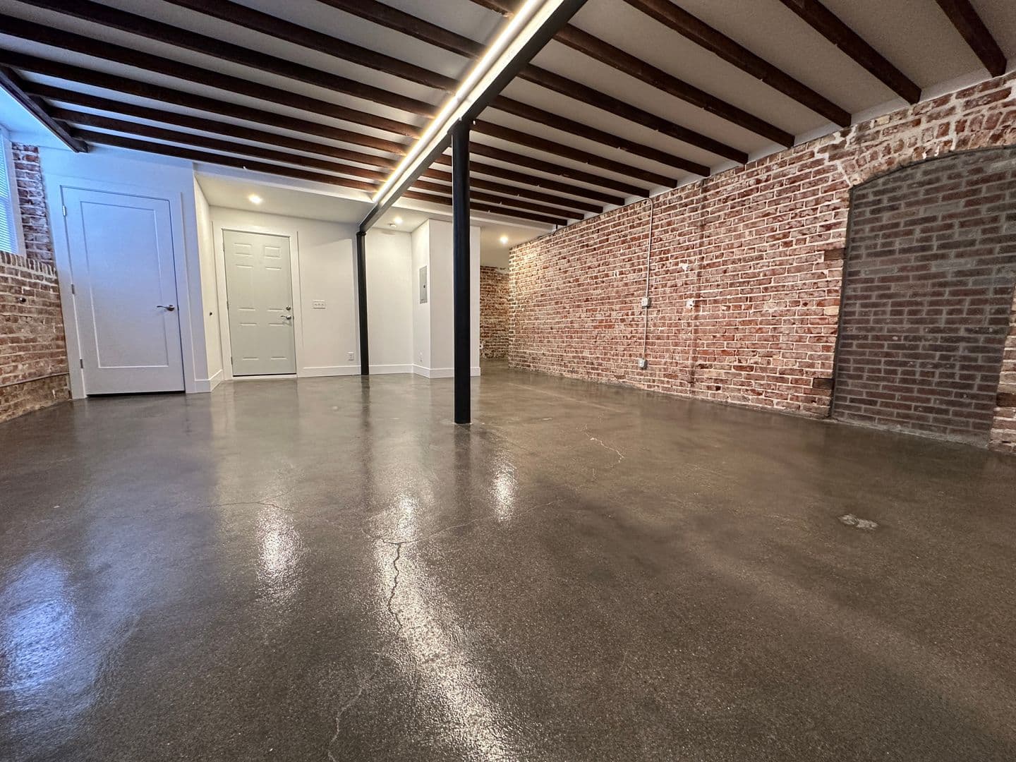 Omaha Apartment: 2754 Harney / 324 S 27th Avenue