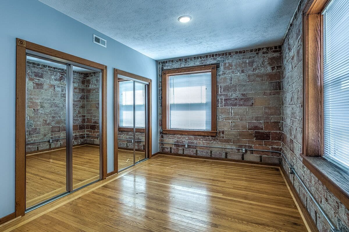 Omaha Apartment: 2754 Harney / 324 S 27th Avenue
