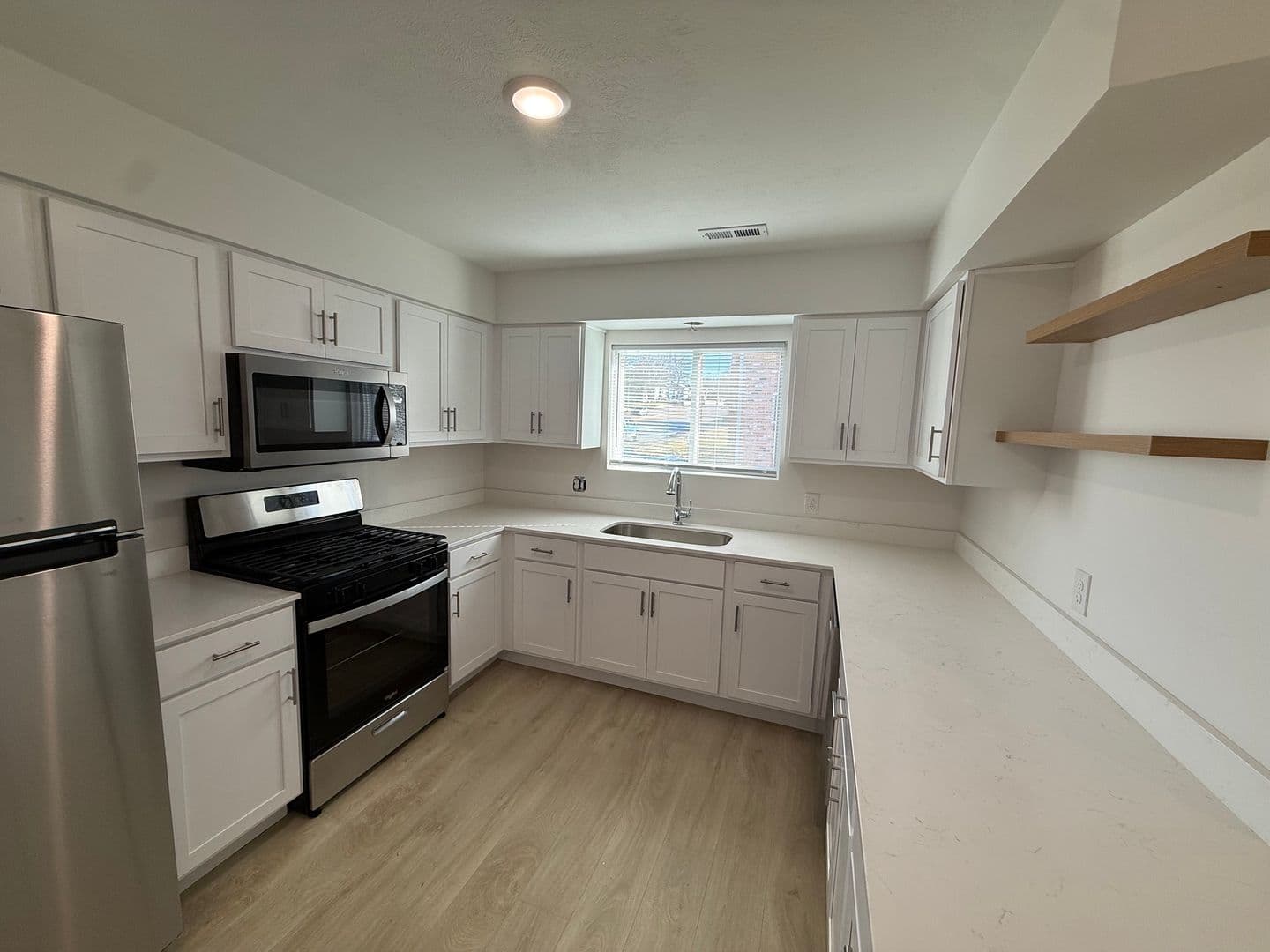 Omaha Apartment: 2520 South 60th Street