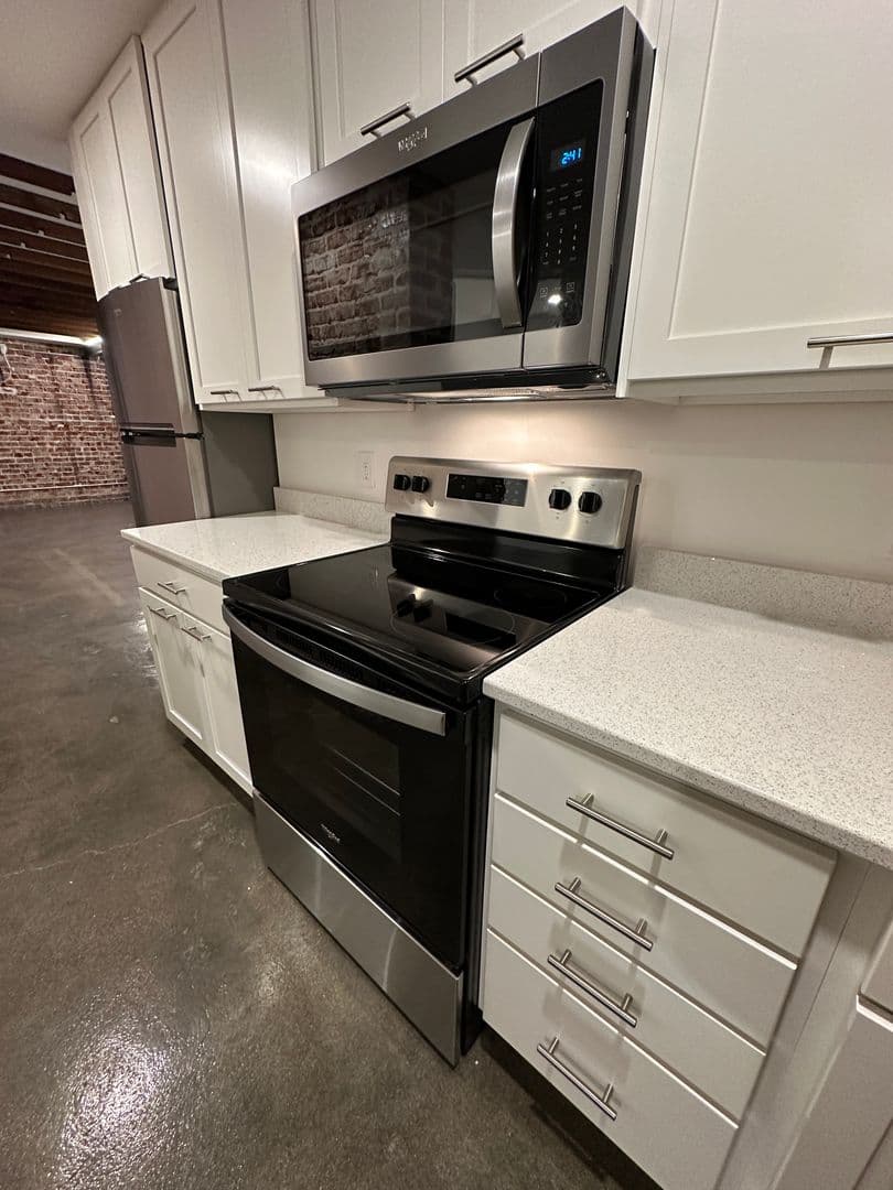 Omaha Apartment: 2754 Harney / 324 S 27th Avenue